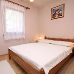 Appartamento With A Parking Space Starigrad, Paklenica - 6566 *