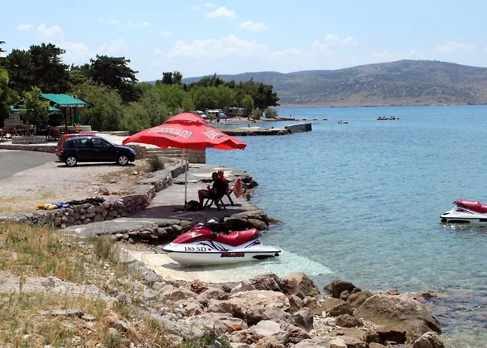 With A Parking Space Starigrad, Paklenica - 6566 * スタリグラード